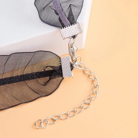 ๐ Lovely ruffle mesh hem lace delicate choker! ๐ - Picture 5 of 8